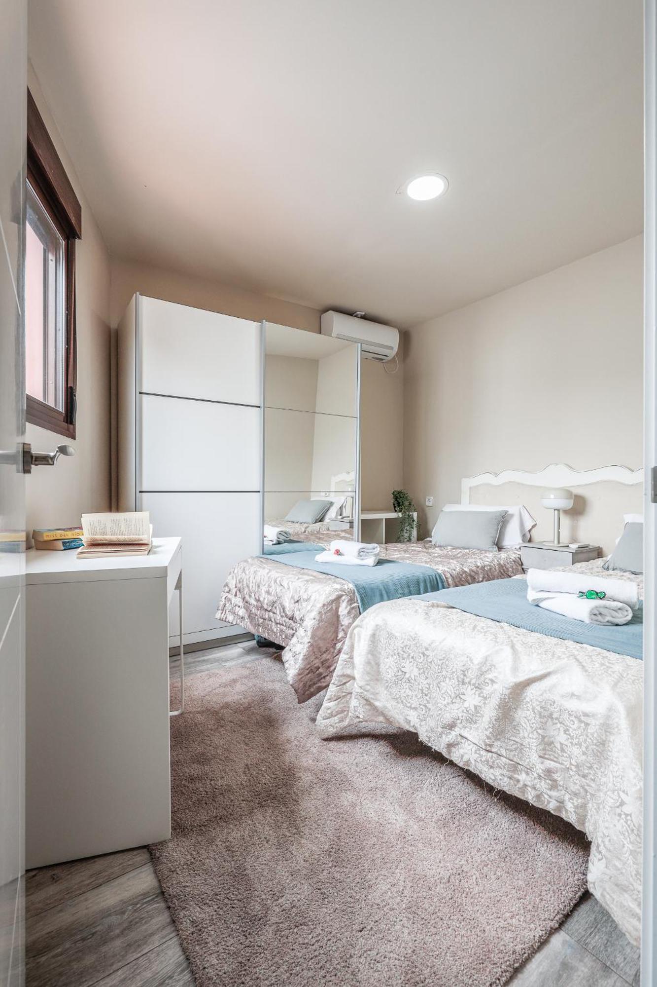 Fantástico ático 2 Hab Y Gran Terraza Privada Appartamento *