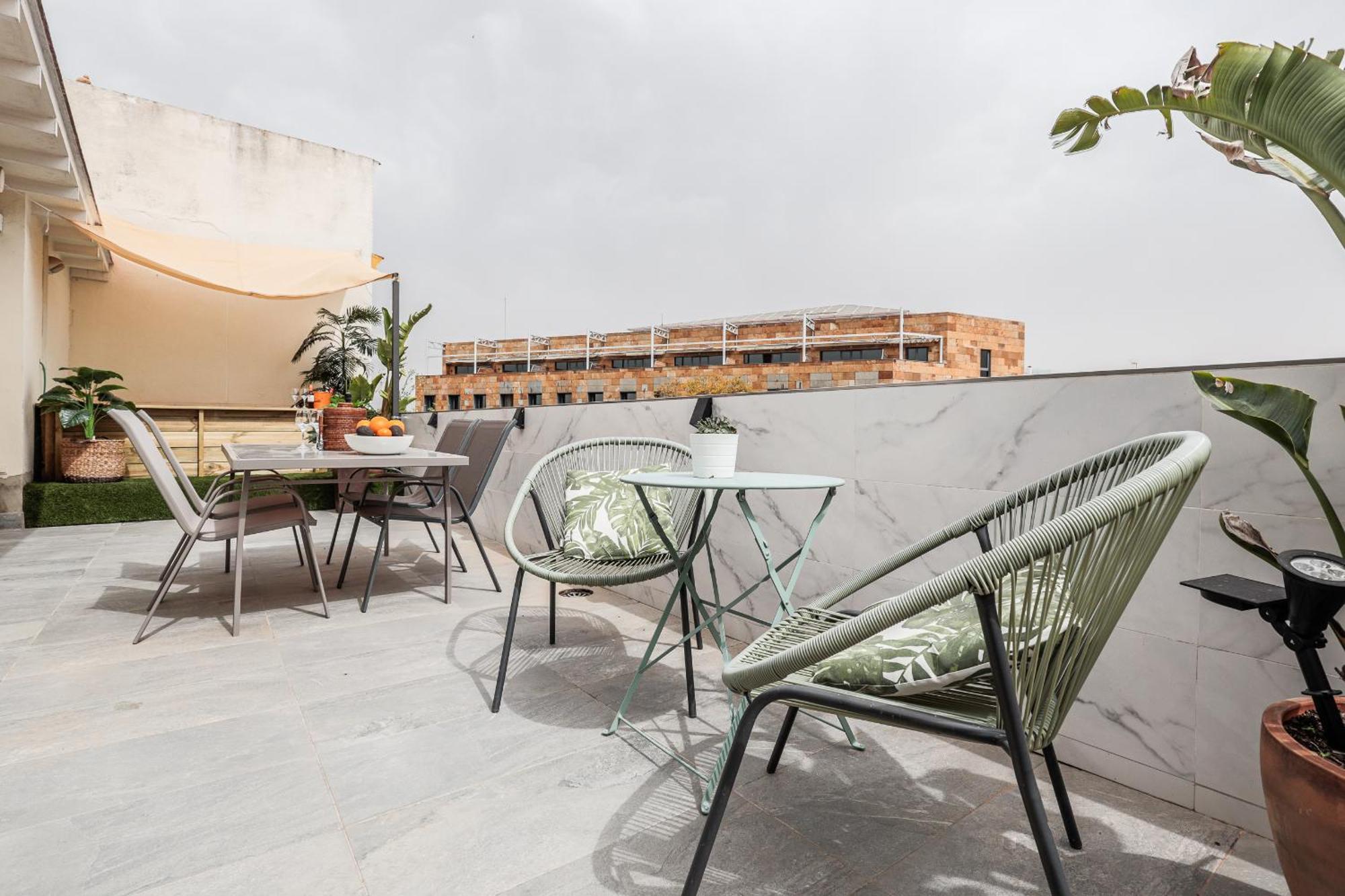 Fantástico ático 2 Hab Y Gran Terraza Privada Appartamento *